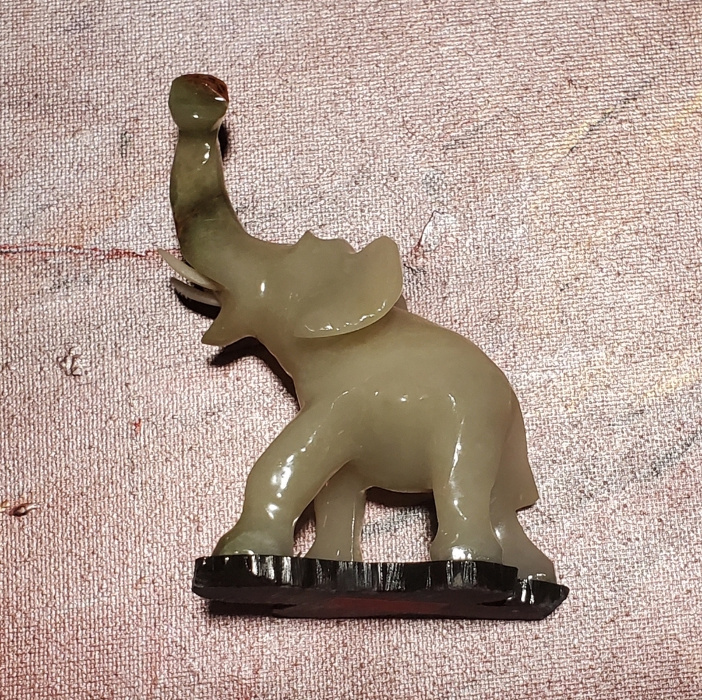 Elephant statue figurine tunk up